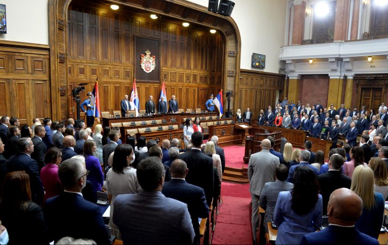 Konstituisana Skupština Srbije, zastupnici položili zakletvu
