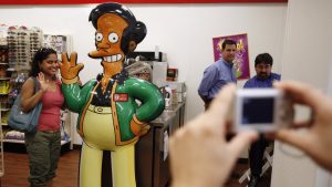 Kontroverze oko stereotipa lika Apua obrađene u Simpsonovima
