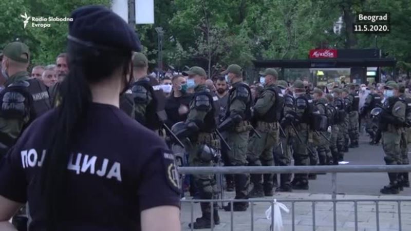 Kordoni policije između pristalica vlasti i opozicije u Beogradu