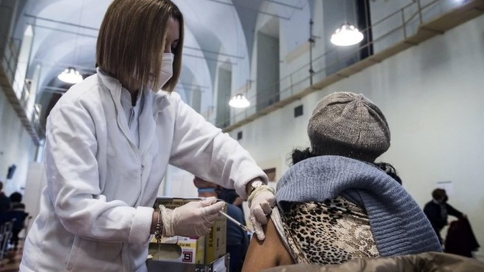 Korona virus: „Etički nedopustivo što vakcinacija zdravstvenih radnika nije obavezna”, kaže Kon – velike demonstracije u Beču