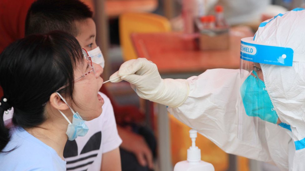 Korona virus: „Manje od tri odsto vakcinisanih u Srbiji zaraženo virusom”, novo žarište u Kini, vojska nadzire karantin u Sidneju