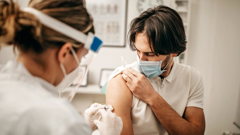 Korona virus: U Srbiji isplata novca vakcinisanima, Japan popušta mere i sprema se za Olimpijadu