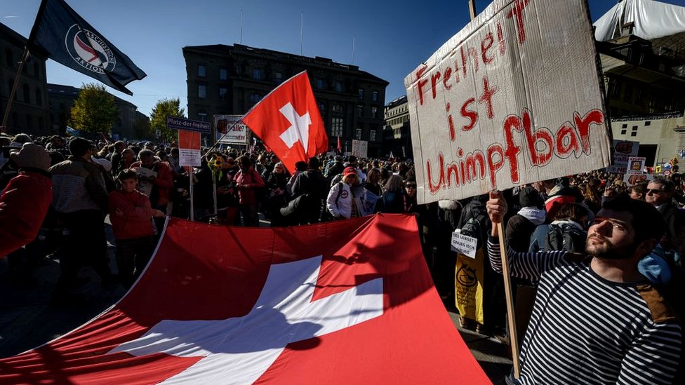 Korona virus i Švajcarska: Referendum o zadržavanju ili ukidanju kovid propusnica