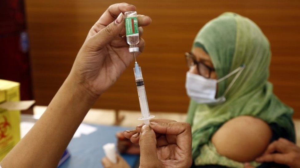 Korona virus i vakcine: Zašto bogate zemlje „blokiraju“ proizvodnju zemljama u razvoju
