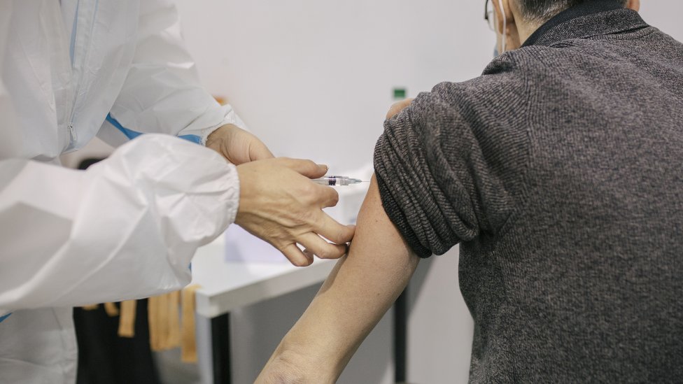 Korona virus, revakcinacija i zakazivanje u Srbiji: Stile nove doze Fajzer vakcine, najava novog kontigenta iz Rusije