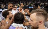 Košarkaši Reala odali počast žrtvama tragedije na Vračaru VIDEO