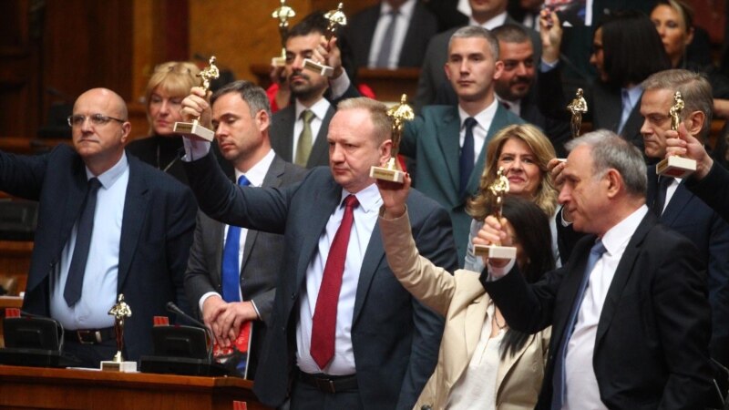 Kosovo, Oskari, optužbe i vređanja na konstitutivnoj sednici Skupštine Srbije