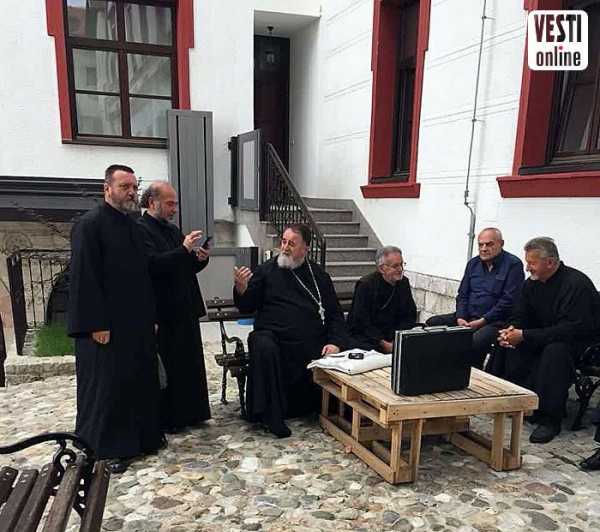 Kosovo i Metohija: Bogoslovi ostali sa svojim narodom