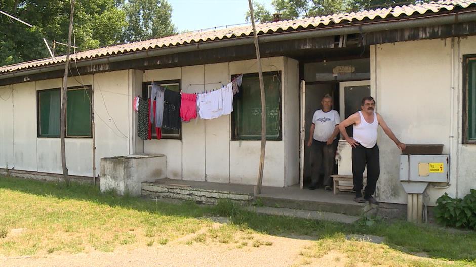 Kosovo refugees left without power
