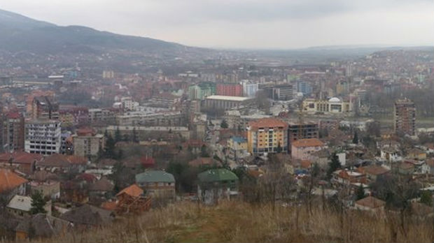 Kosovska Mitrovica, deca kamenovala srpski autobus