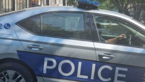 Kosovska policija: Oštećena tabla sa natpisom „SreČan put“ i „Dobrodošli u Zvečan“