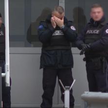 Kosovska policija ispred prostorije Pošte Srbije u Prilužju: Nastavlja se teror nad Srbima na veliki srpski praznik