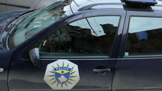 Kosovska policija oduzima tablice sa srpskim oznakama