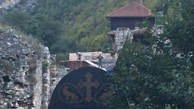 Kosovske vlasti blokirale radove na manastiru u Prizrenu