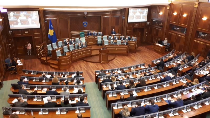 Kosovski parlament preispituje ulogu Tačija u dijalogu sa Srbijom
