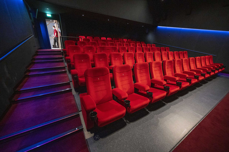 Kovid propusnice će izazvati drastičan pad posete pozorištima i bioskopima