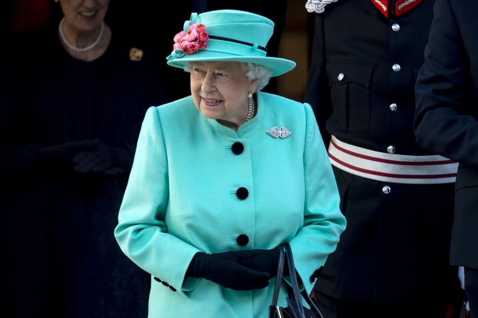 Kraljica Elizabeta provela noć u bolnici, juče se vratila dužnostima