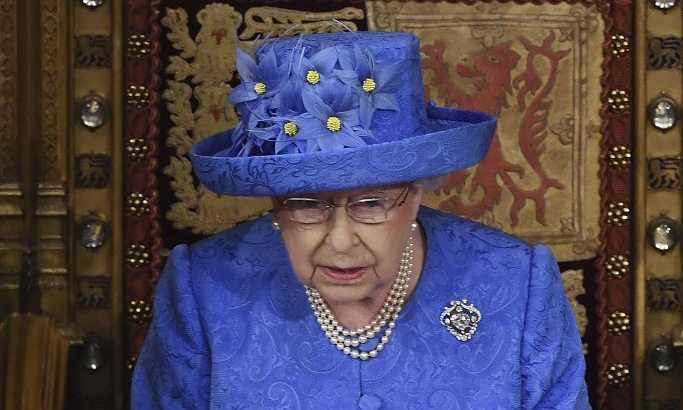 Kraljičin šešir kao zastava EU - koincidencija ili poruka?