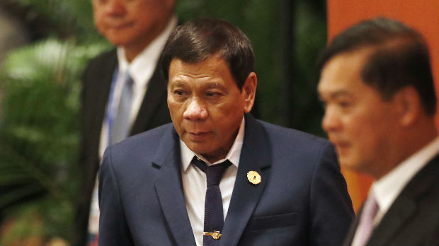 Kratak ali srdačan sastanak Trampa i Dutertea