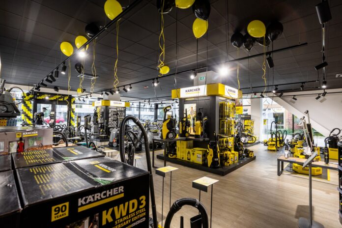 „Kärcher“ otvorio centar u Nišu i donirao profesionalnu mašinu za čišćenje Kliničkom centru Niš