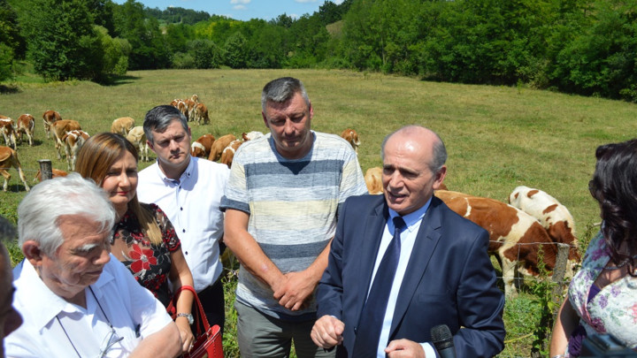 Krkobabić u poseti Moravičkom upravnom okrugu - Obnova stočarstva u Milanovačkom kraju (FOTO)