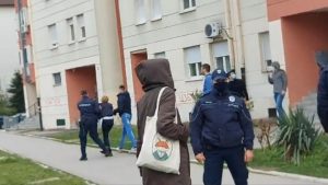 Krov nad glavom: Iseljena porodica Lalović, privedeni aktivisti