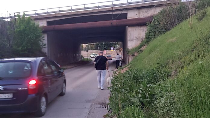 Kružni tok završen, trotoar nije – Nišlije traže hitnu reakciju nadležnih