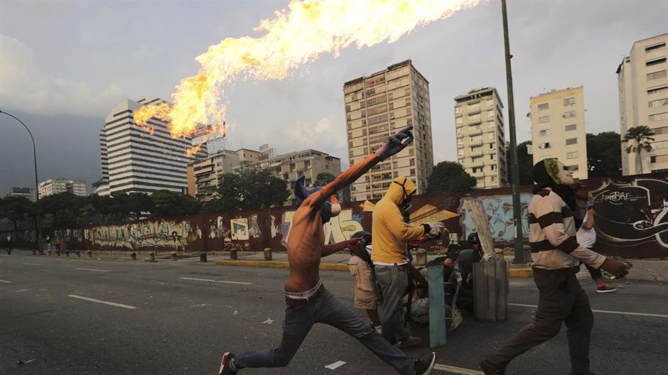 Krvava noć u Venecueli, 12 mrtvih (VIDEO)