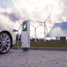Kupio luksuzni električni auto od 110.000 dolara – sada ne može ni da uđe u njega
