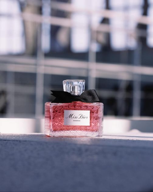 Kurkdjian otvorio novu eru Diorovih parfema: Lansiran je novi Miss Dior Essence
