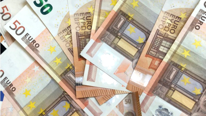 Kurs 117,5998 dinara za evro