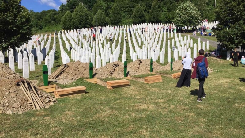 Kurti: Srbija bez srama negira genocid u Srebrenici