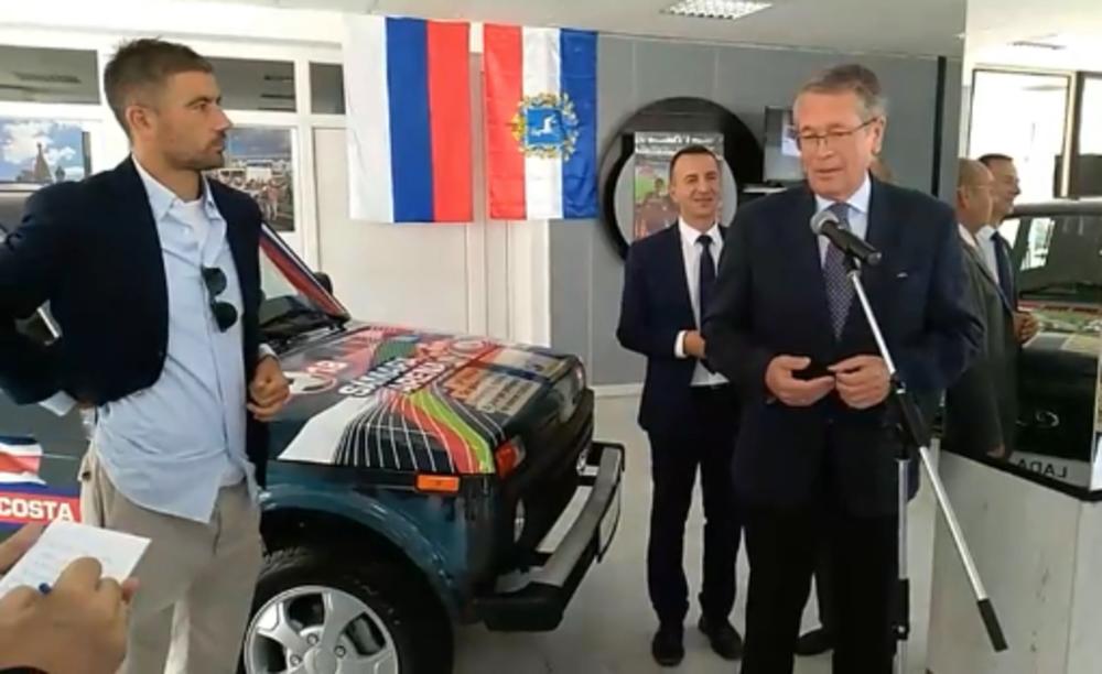 LADA ZA KAPITENA: Aleksandru Kolarovu stigao auto iz Rusije (VIDEO)