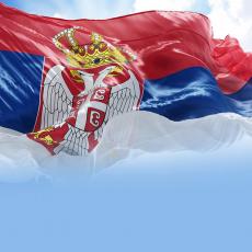 LEKCIJA IZ PATRIOTIZMA: Srpski fudbaleri pokazali celom svetu da je Kosovo srce Srbije (FOTO)