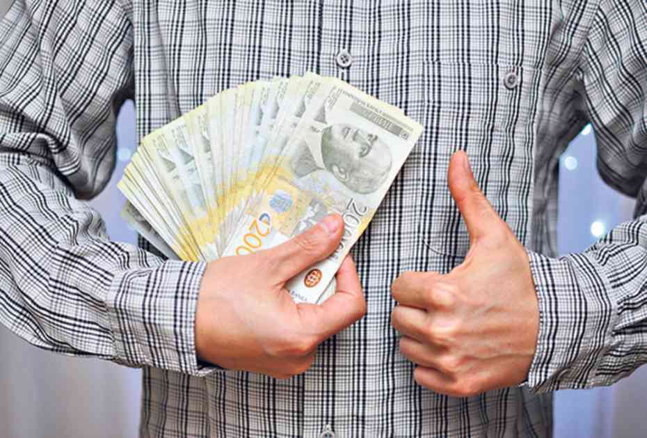 LEPE VESTI: Prosvetarima do 2022. plate veće za 17.000 dinara! Prvo povećanje od 7.000 već u januaru