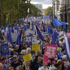LONDON GRMI! Desetine hiljada protivnika Bregzita na ulicama: NOVI REFERENDUM NA POMOLU?