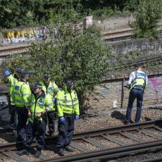 LONDONSKA POLICIJA NA NOGAMA: Eksplozija odjeknula u podzemnoj železnici (VIDEO)
