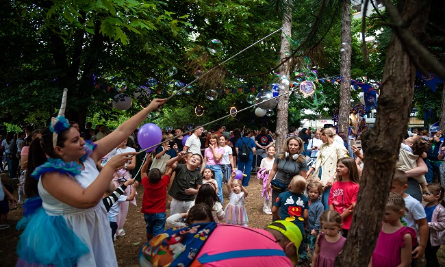 LOZNICA ZASIJALA SVETLOM LILA: Završen festival LilaLo