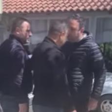 LUDILO U ALBANIJI! Potukle se Ramine i Bašine pristalice, sevali i pištolji (VIDEO) 
