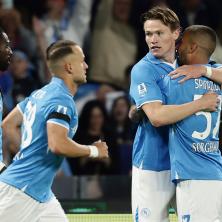 LUDNICA NA ČIZMI: Napoli preuzeo prvo mesto Serije A!