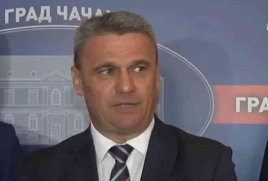 LUDNICA ZBOG ČAČANSKIH  PERVERZIJA Gradonačelnik traži ostavku Zorana Lekića zbog porno-slika na Tviteru!