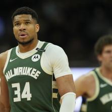 LUKA, LEBRON I JANIS: Lejkersi prave paklen tim za pohod na titulu