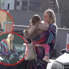 LUNA ĐOGANI U PETOM MESECU BLISTA: Uhvaćena ispred stana sa ćerkicom i Gagijem! Evo kako izgleda ponosna mama