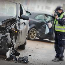 Lančani sudar kod Surčina: Čak pet automobila učestvovalo