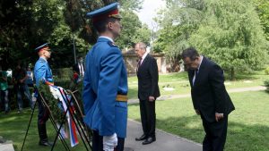 Lavrov i Dačić položili vence pred Spomenik Crvenoarmejcu na Groblju oslobodilaca Beograda