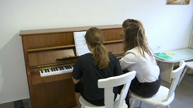 Lazići doneli balet i klavir u Bajinu Baštu