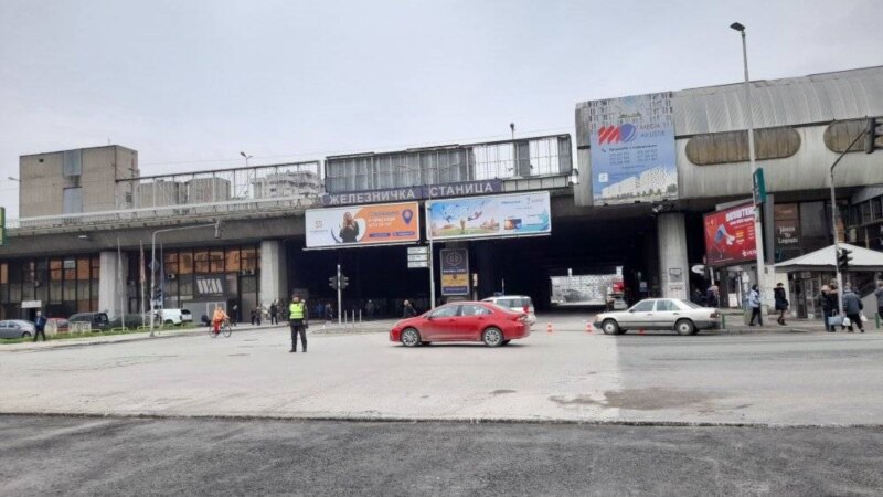 Lažne dojave o bombama evakuisale stanice, tržne centre i škole u Skoplju