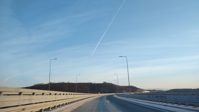 Lepi jesenji uslovi za vožnju, popodne pojačan saobraćaj