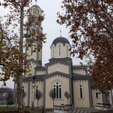 Lepotica na Trgu pravoslavlja: Crkva Uspenja presvete Bogorodice u Derventi