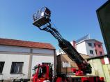 Leskovački vatrogasci dobili kamion za gašenje požara na višespratnicama